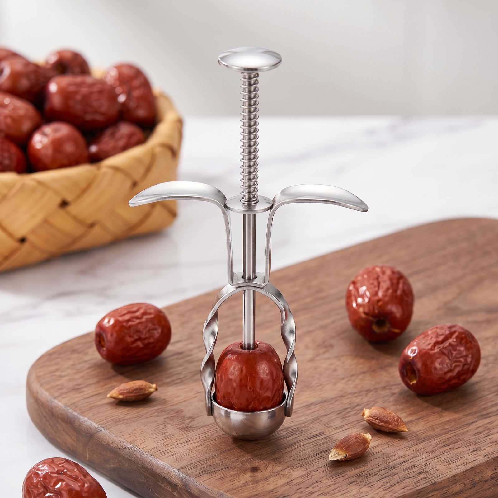 أداة إزالة نوى التمر الحمراء م - مراجعة Kitchen Gadgets Tools وسعره